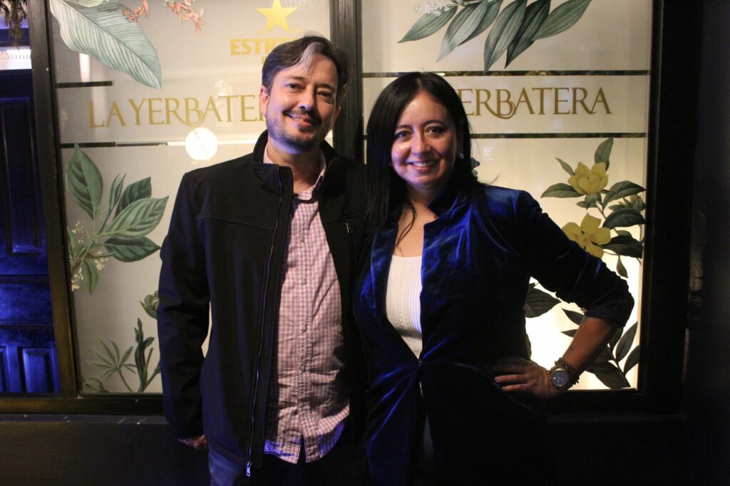 Mónica Mendoza y James Núñez, propietarios de La Yerbatera