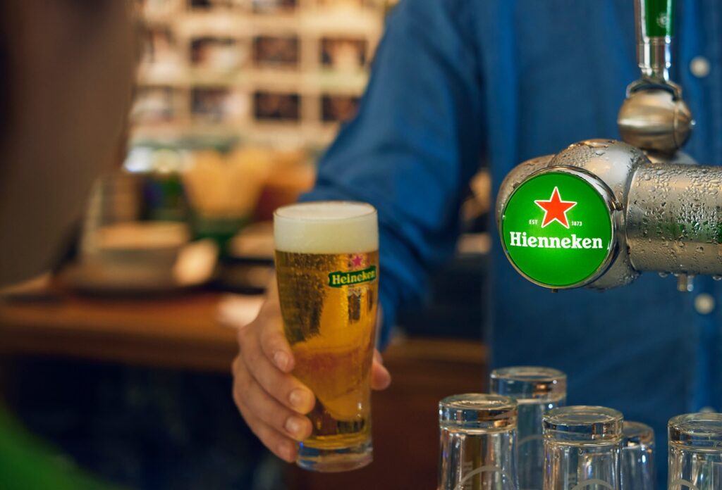 Heineken® conmemora su aniversario de 150 años con una celebración poco convencional  que da prioridad a los buenos momento